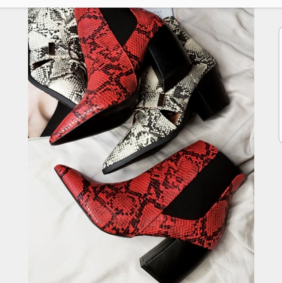 🚨ON SALE//The Miya// Red Snake Print booties - Picture 4 of 5